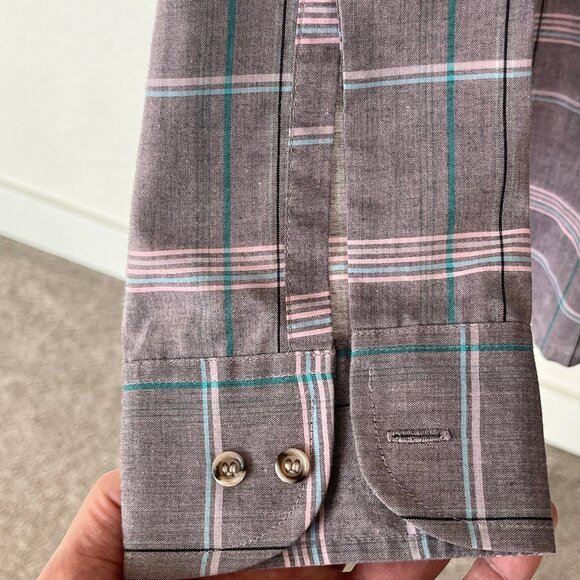 Weekends Only Plaid Pink Grey Long Sleeve Button Up Flat Hem Shirt Medium - Picture 10 of 10